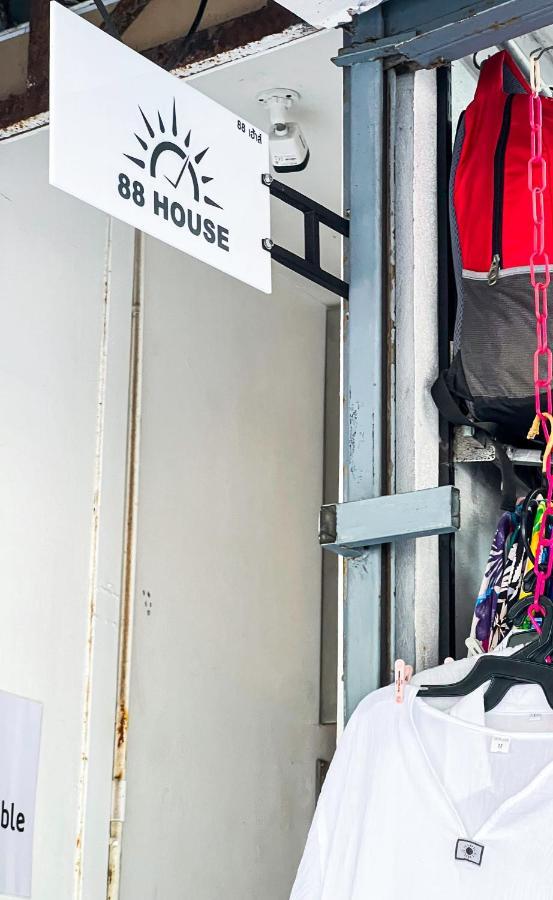 88 House Patong Hotell Eksteriør bilde