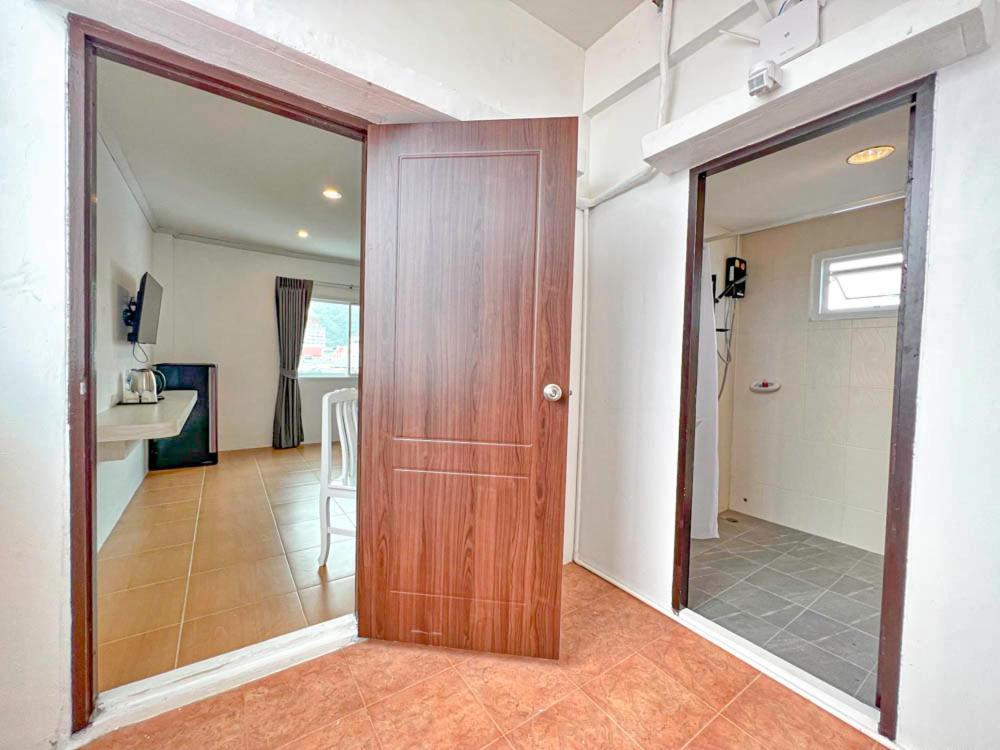 88 House Patong Hotell Eksteriør bilde